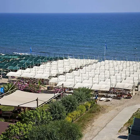 Курортный комплекс Titan Garden Ultra 4*
